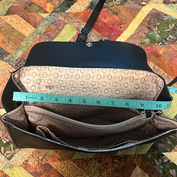 Fabulous Guess leather purse - Picture 8 of 8